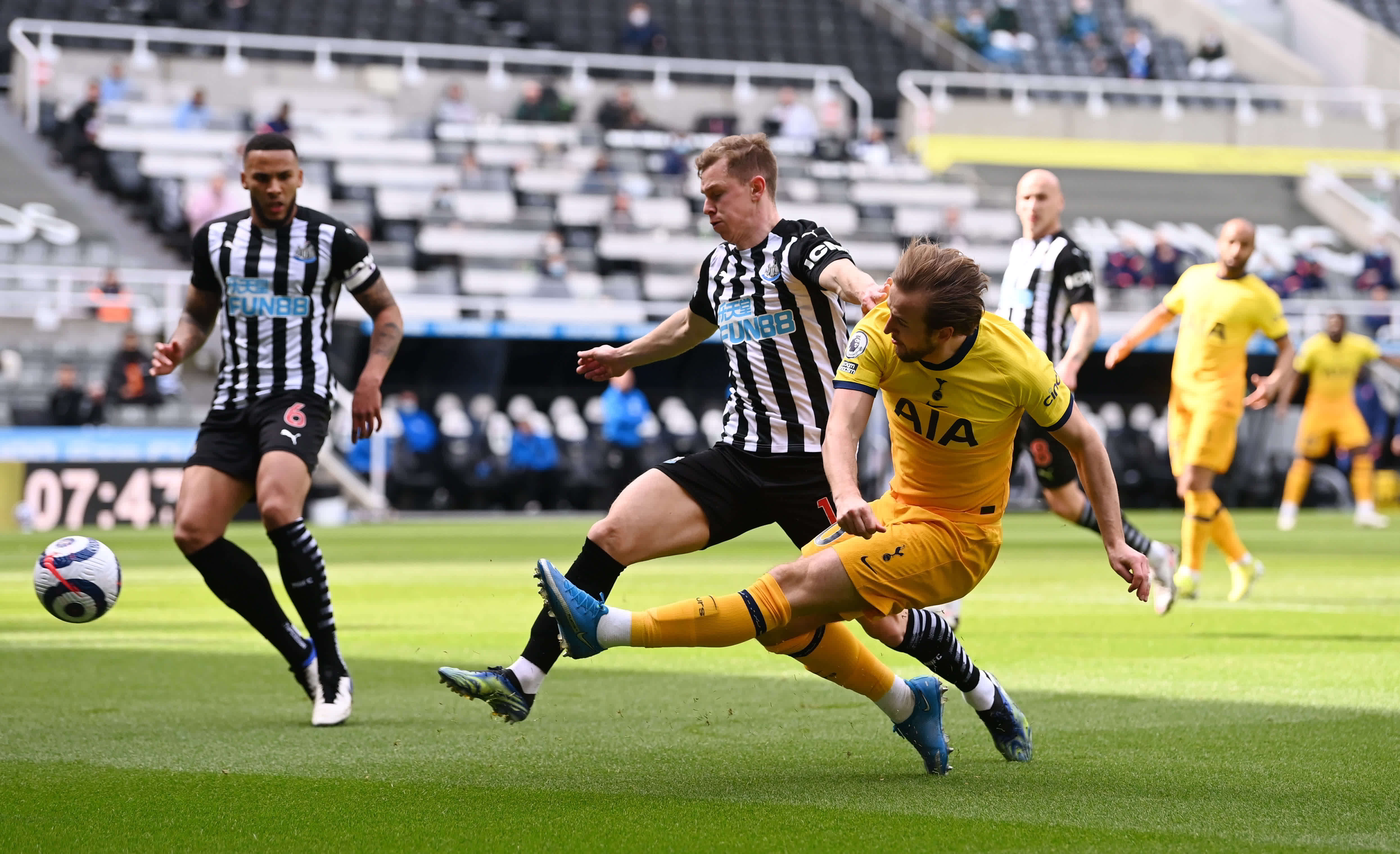 他在場上的 他在場上的